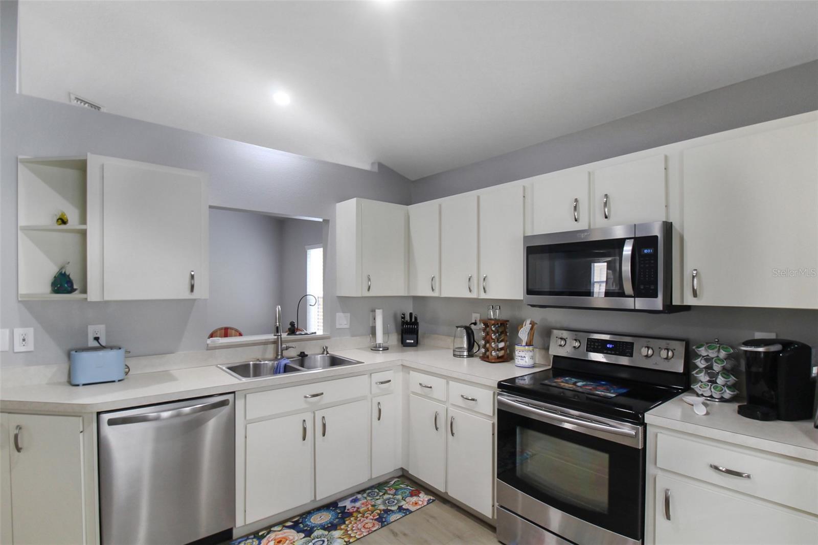 Image 15 of 52 For 1304 Capri Isles Boulevard 31