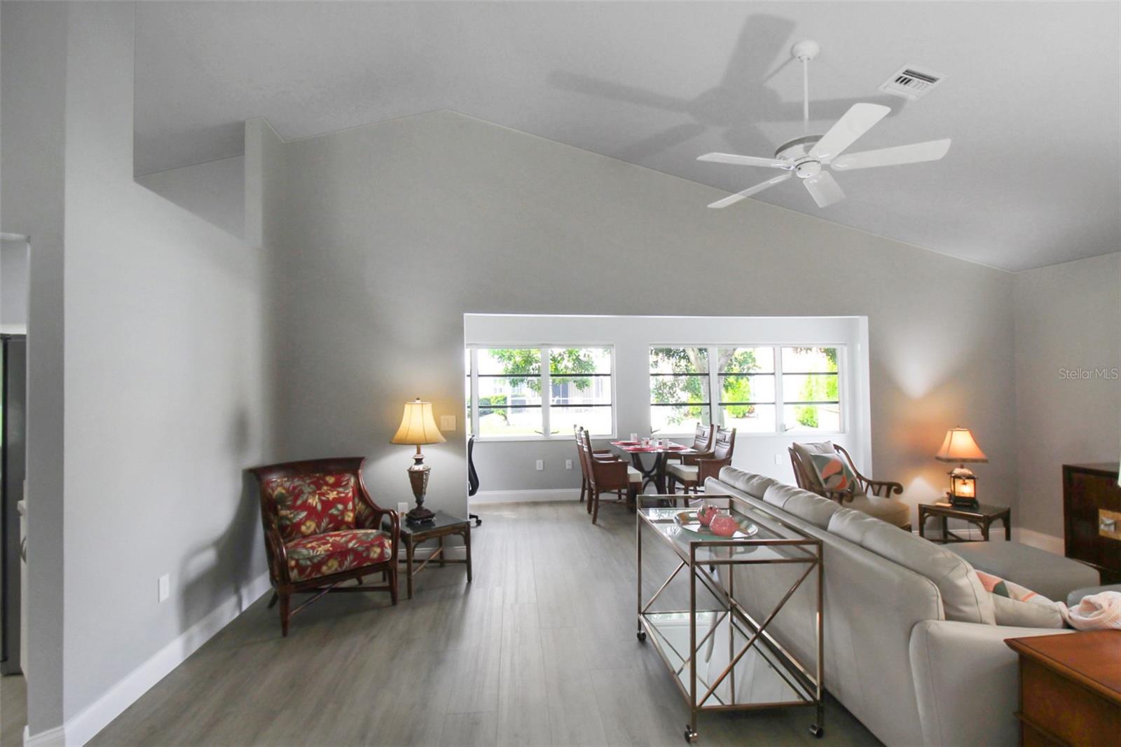 Image 18 of 52 For 1304 Capri Isles Boulevard 31