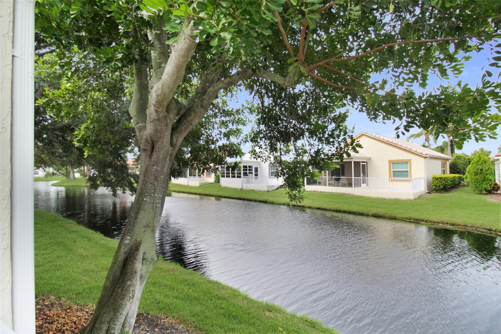 Image 30 of 52 For 1304 Capri Isles Boulevard 31