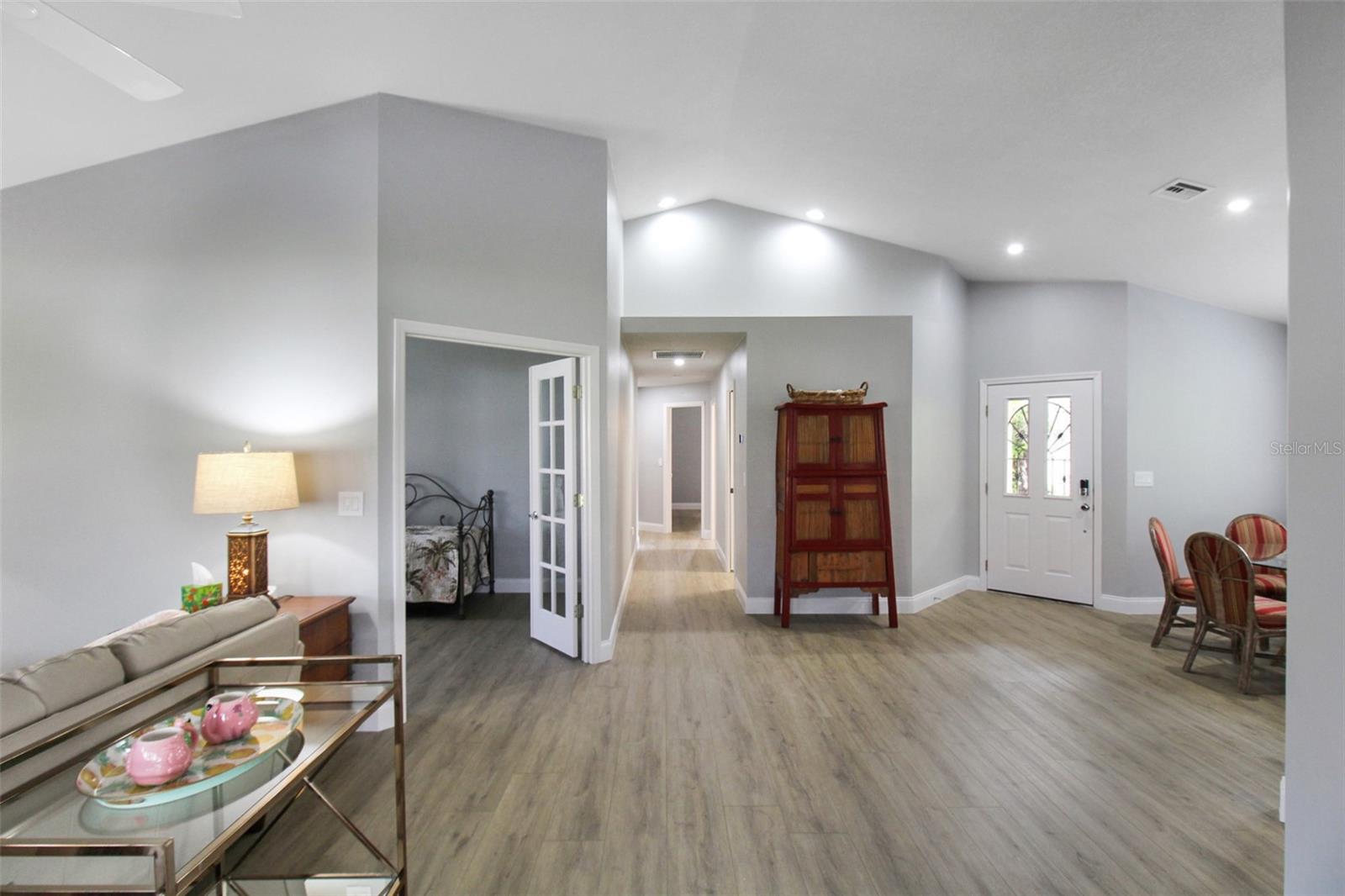Image 33 of 52 For 1304 Capri Isles Boulevard 31