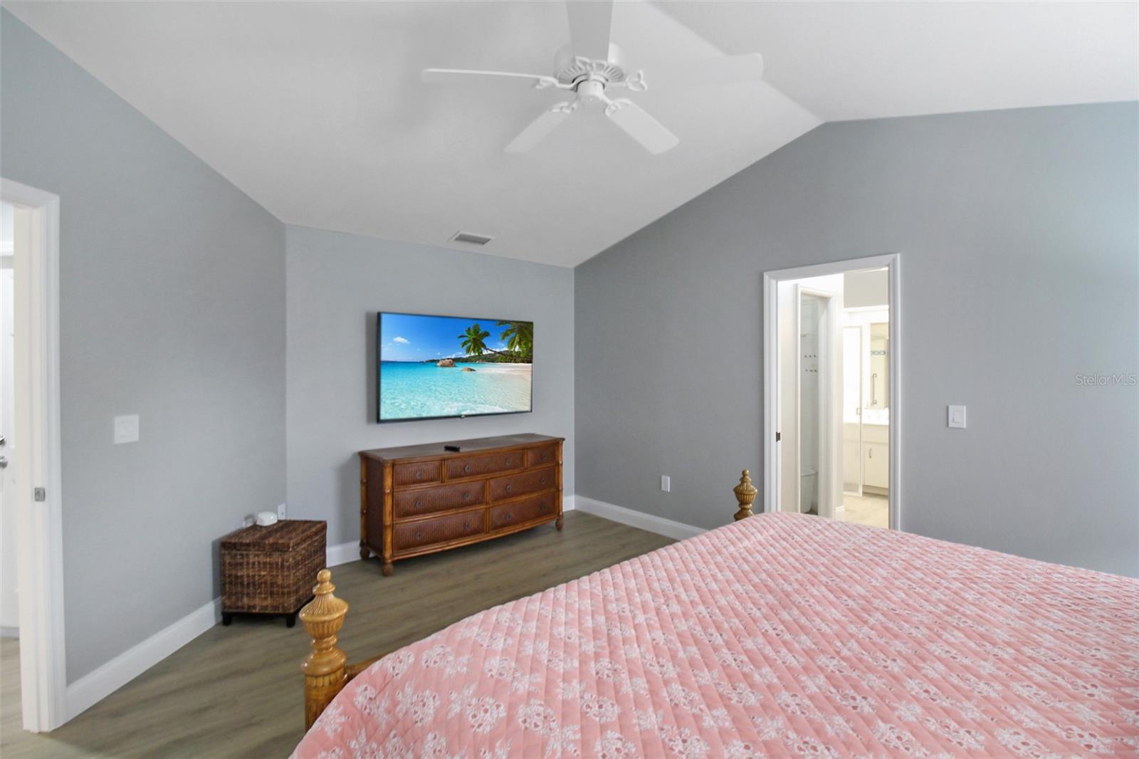 Image 43 of 52 For 1304 Capri Isles Boulevard 31