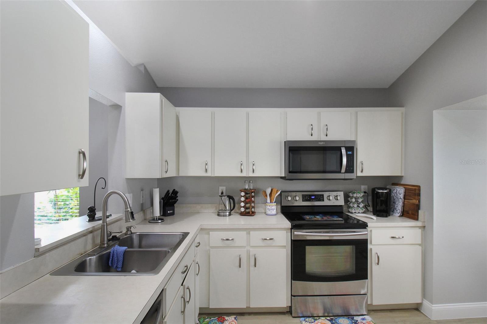Image 9 of 52 For 1304 Capri Isles Boulevard 31