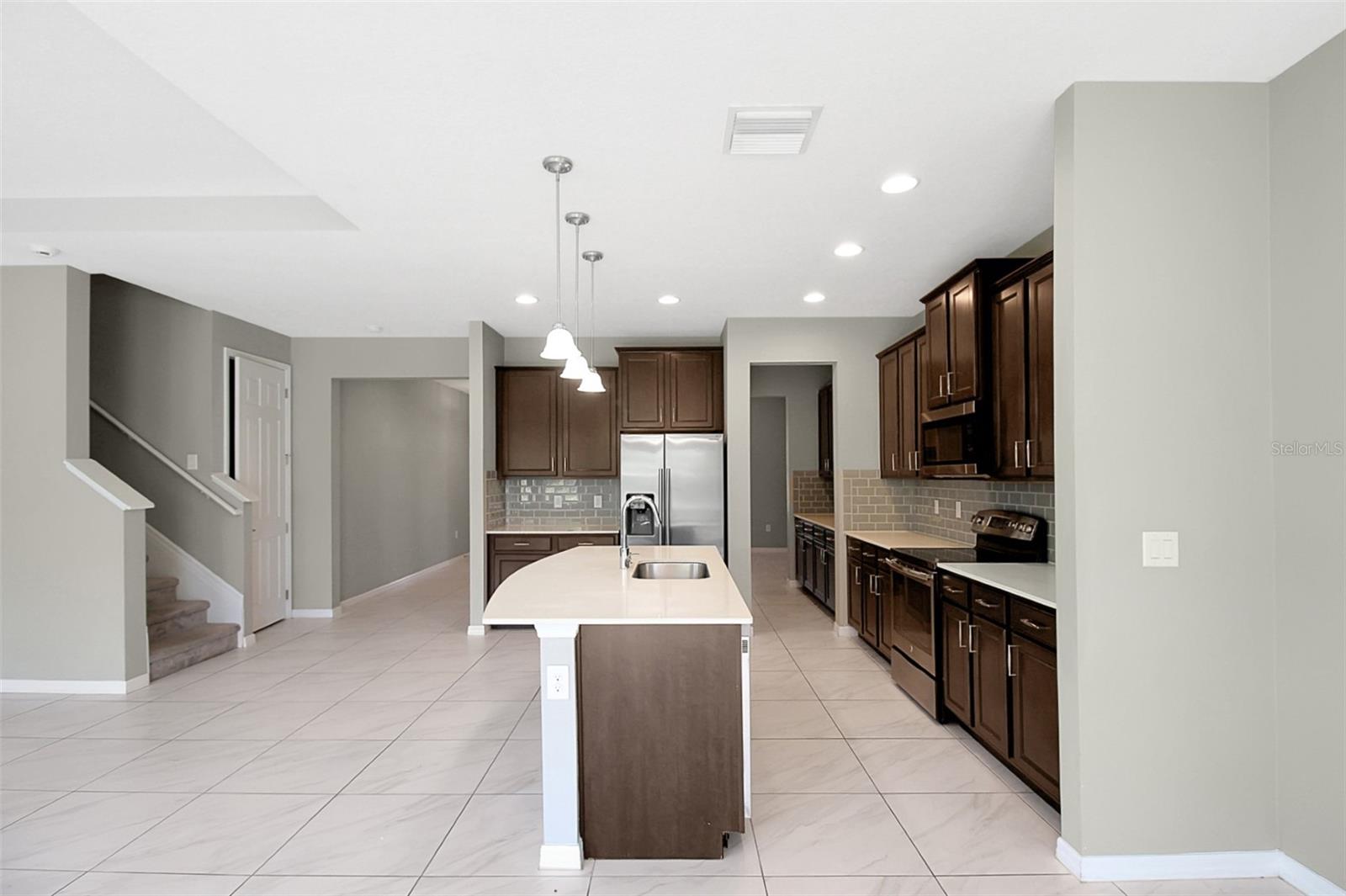 Image 9 of 37 For 2914 Esmeralda Drive
