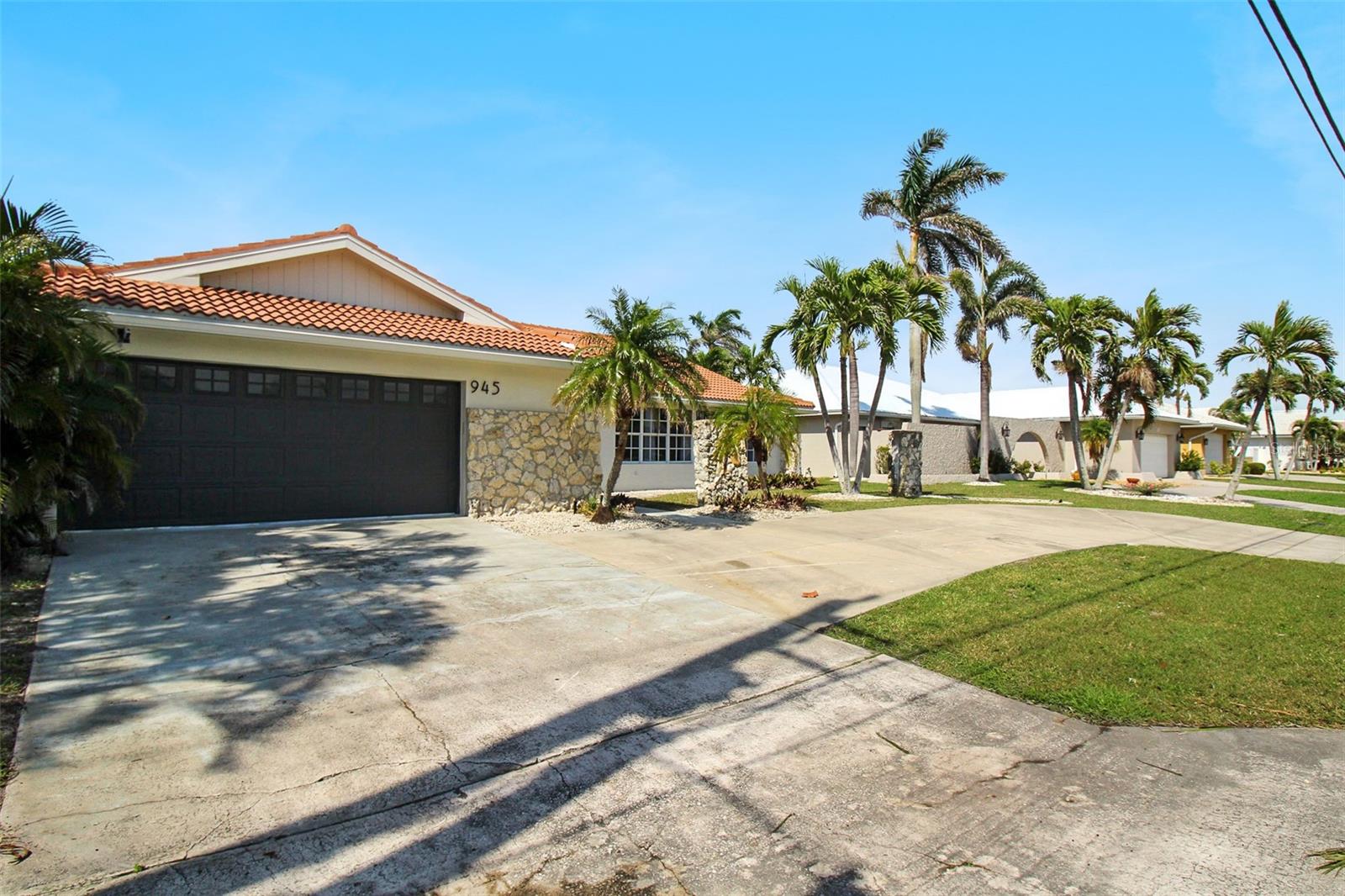 Image 3 of 71 For 945 Bal Harbor Boulevard