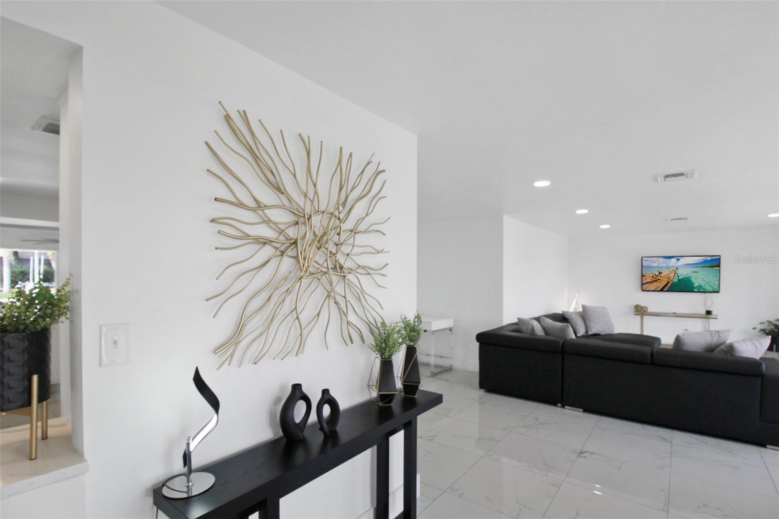 Image 6 of 71 For 945 Bal Harbor Boulevard