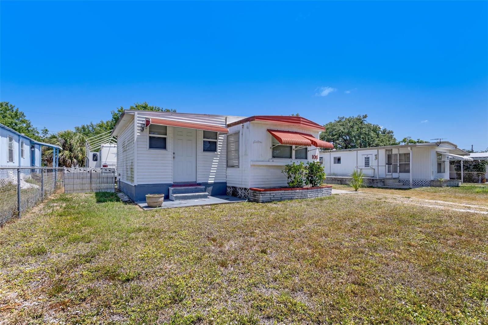 Image 26 of 32 For 108 Orange Grove Avenue S