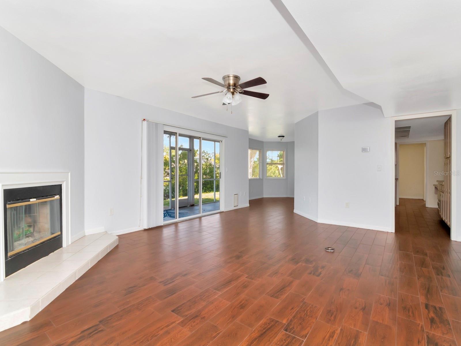 Image 4 of 45 For 1310 91st Court Nw