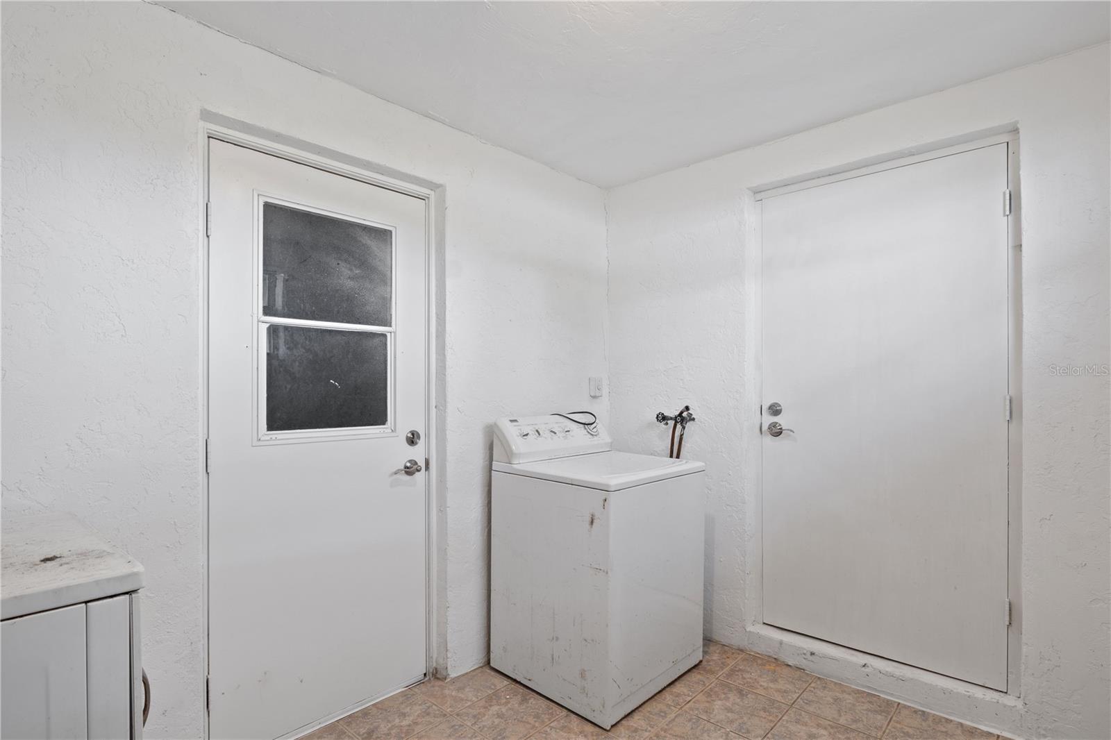 Image 21 of 34 For 3505 27th Avenue W