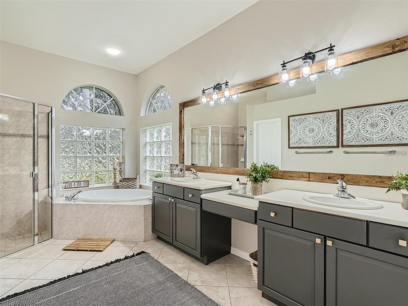 Image 12 of 15 For 7742 Camden Harbour Drive