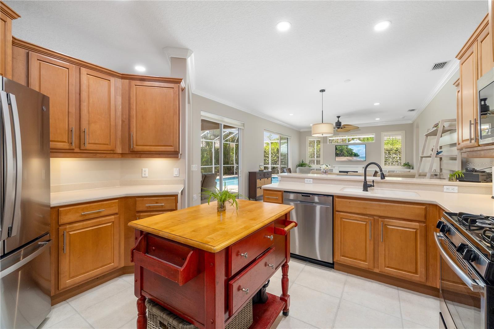 Image 15 of 75 For 7804 Edmonston Circle