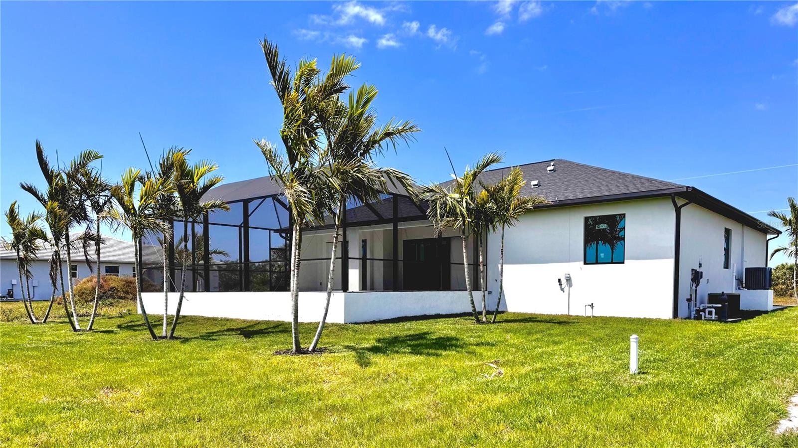 Listing photo id 9 for 217 Rotonda Boulevard S