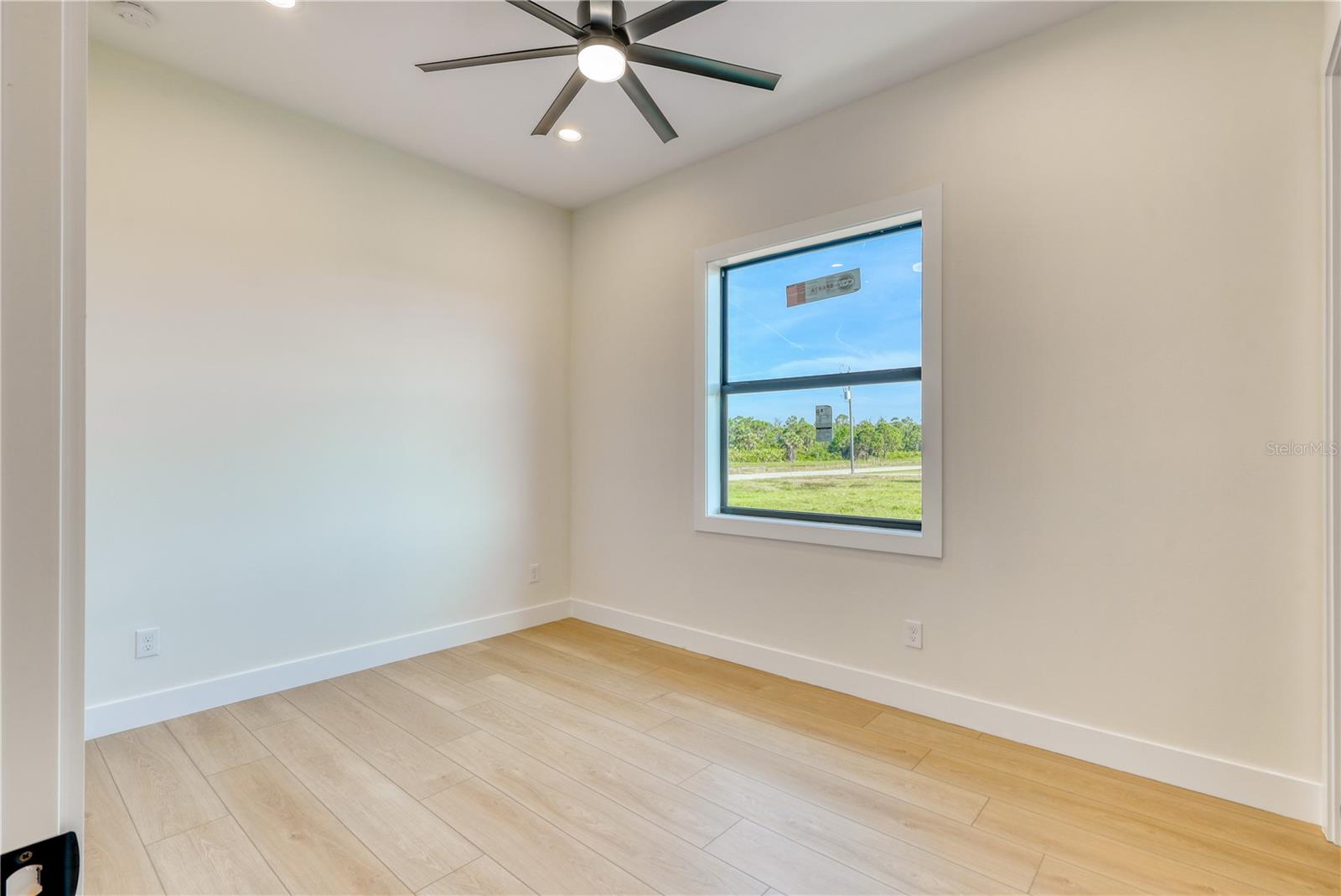 Listing photo id 22 for 217 Rotonda Boulevard S