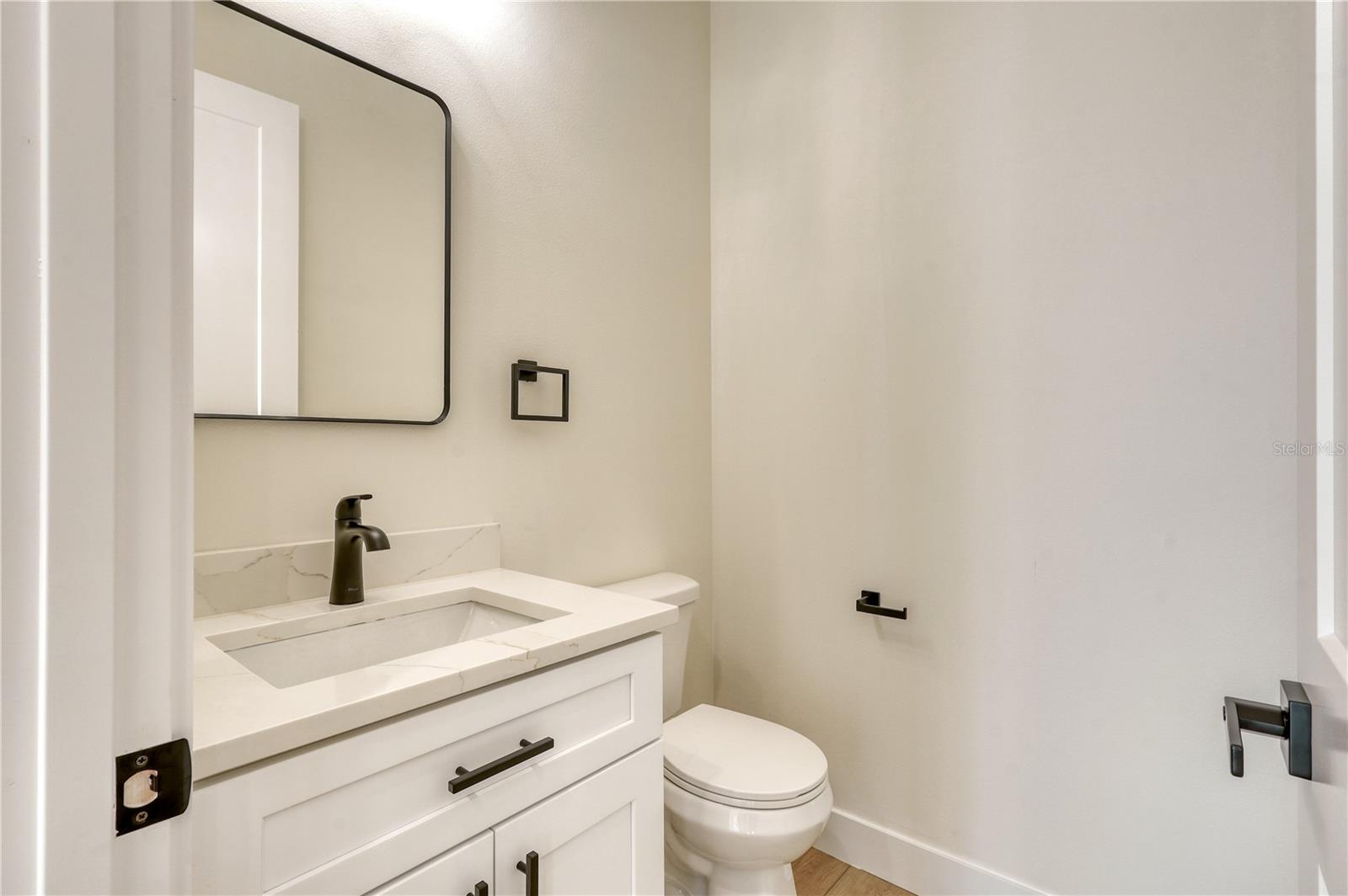 Listing photo id 26 for 217 Rotonda Boulevard S