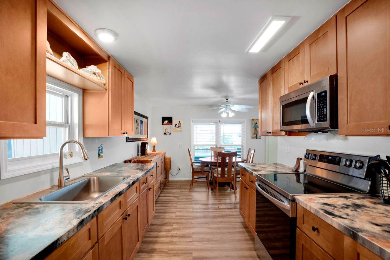 Image 12 of 44 For 649 Fairmount Drive