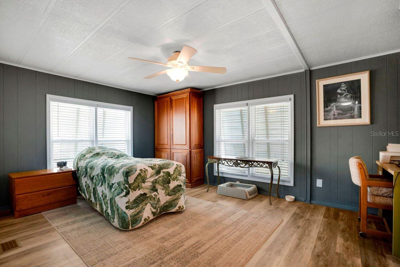 Image 18 of 44 For 649 Fairmount Drive