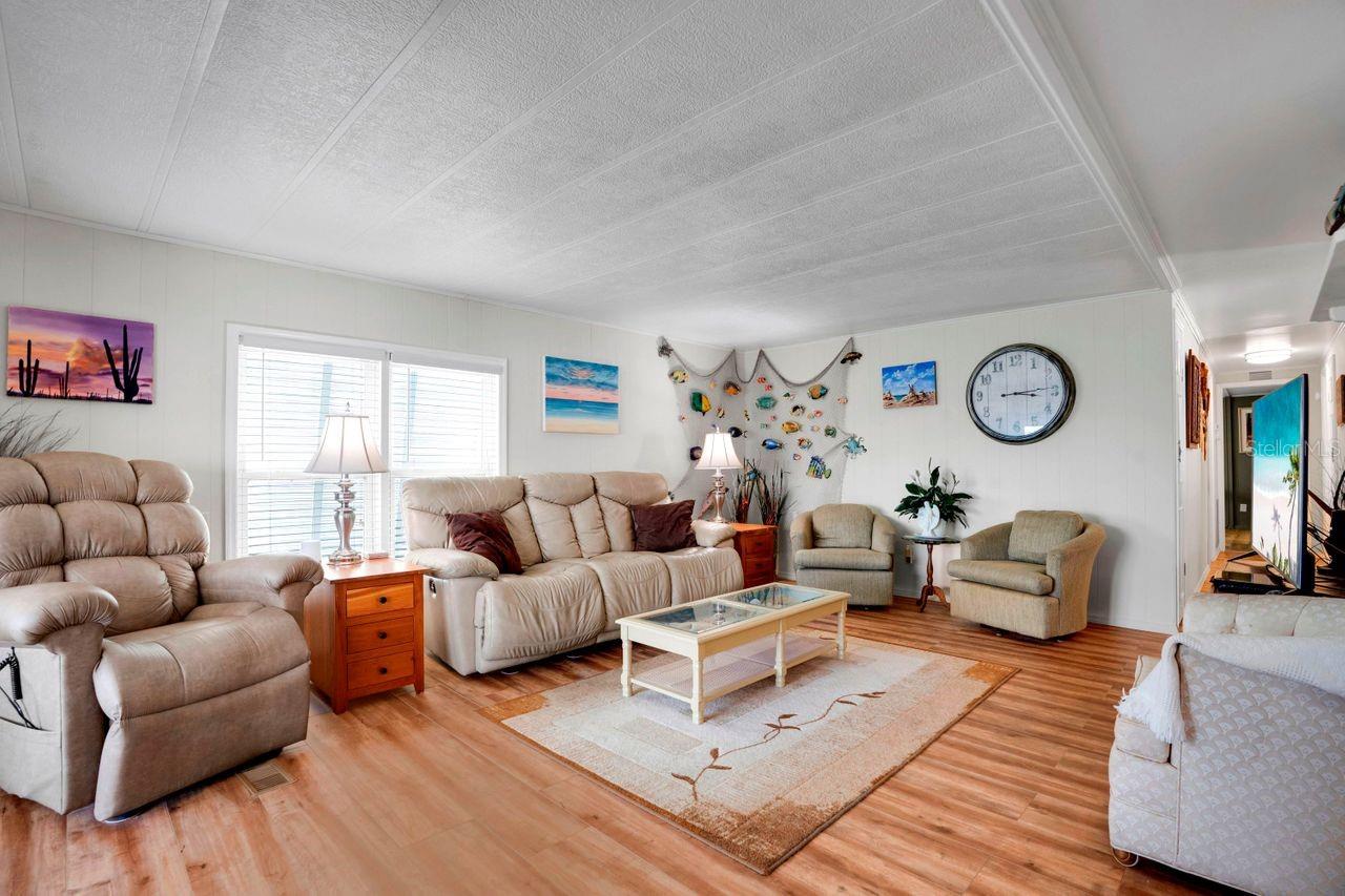 Image 9 of 44 For 649 Fairmount Drive