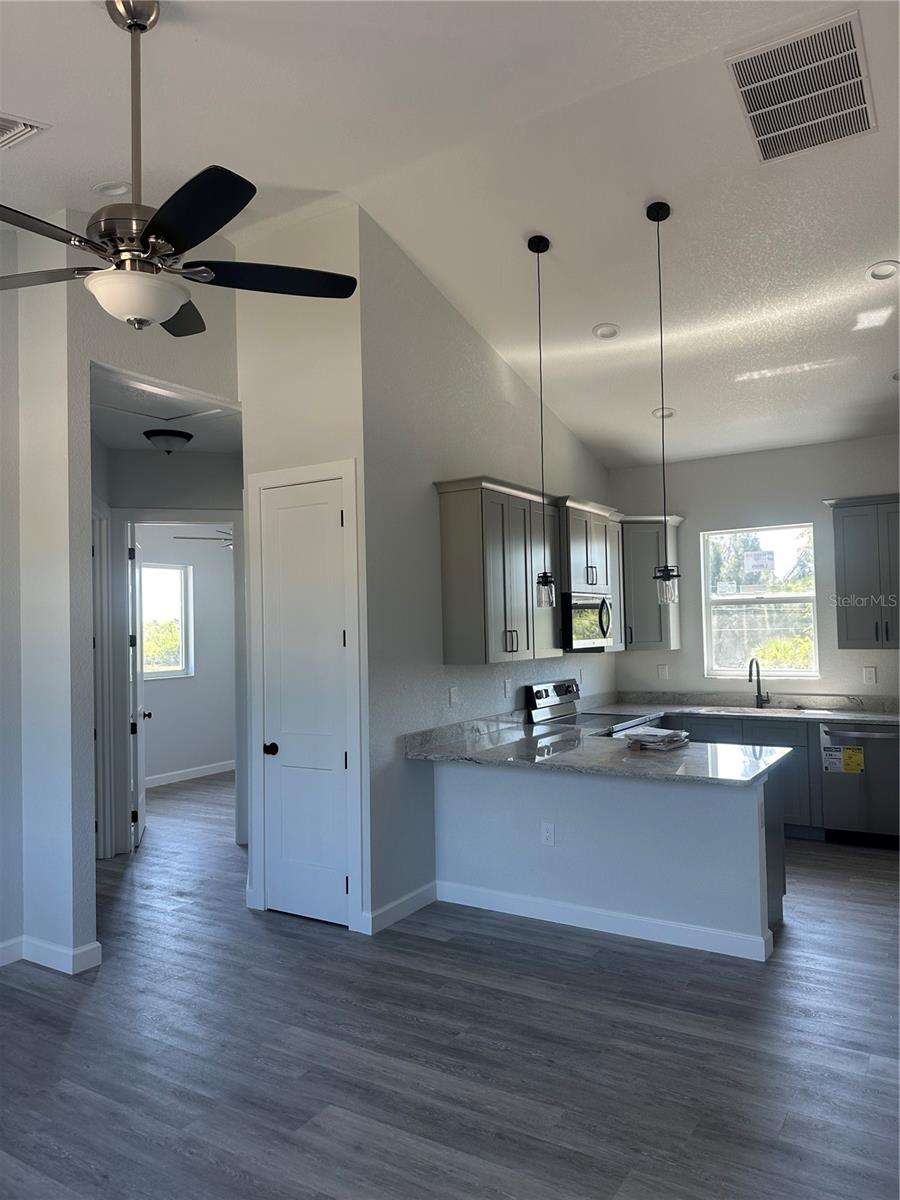 Image 8 of 18 For 14343 Myakka Avenue