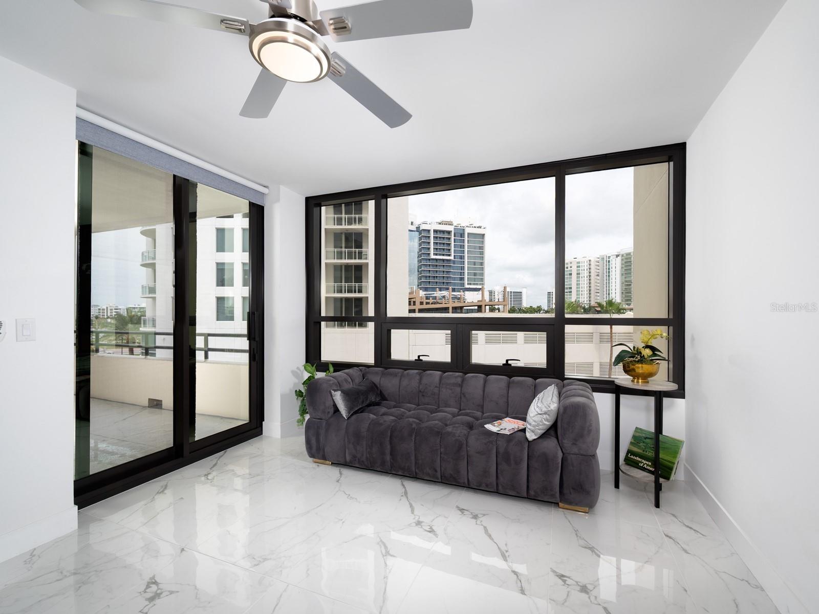 Image 19 of 93 For 1255 Gulfstream Avenue 402