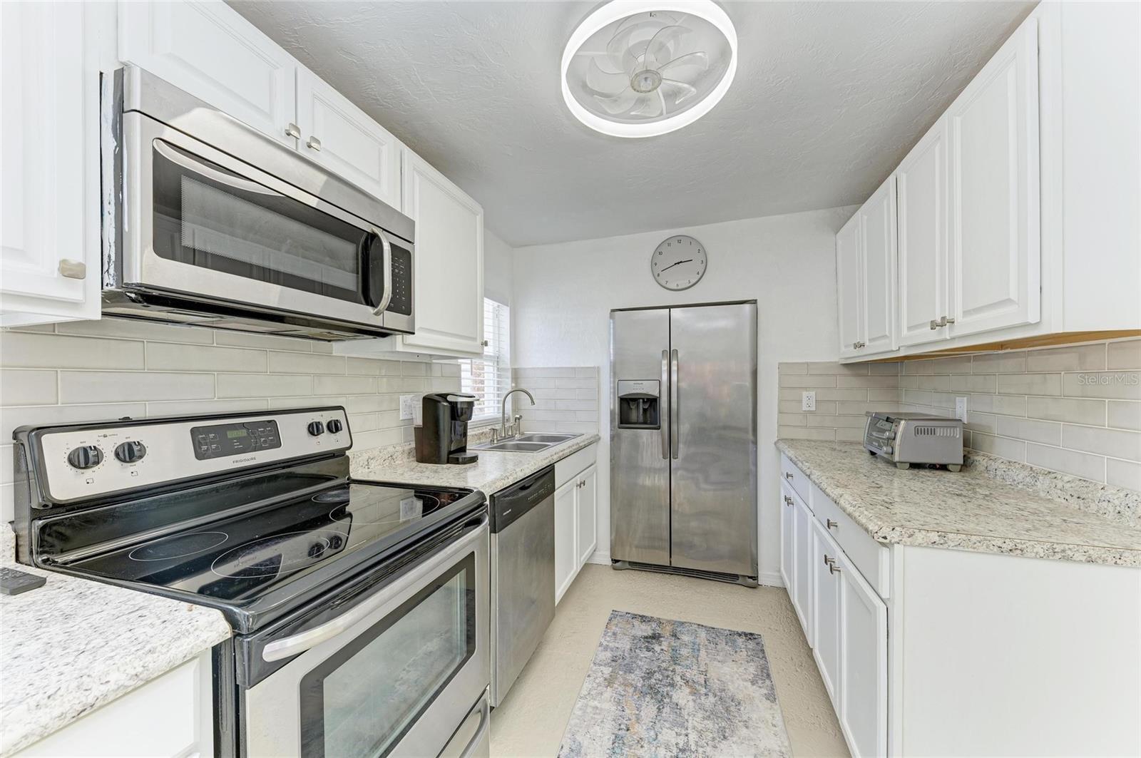 Image 6 of 19 For 2031 Oak Terrace