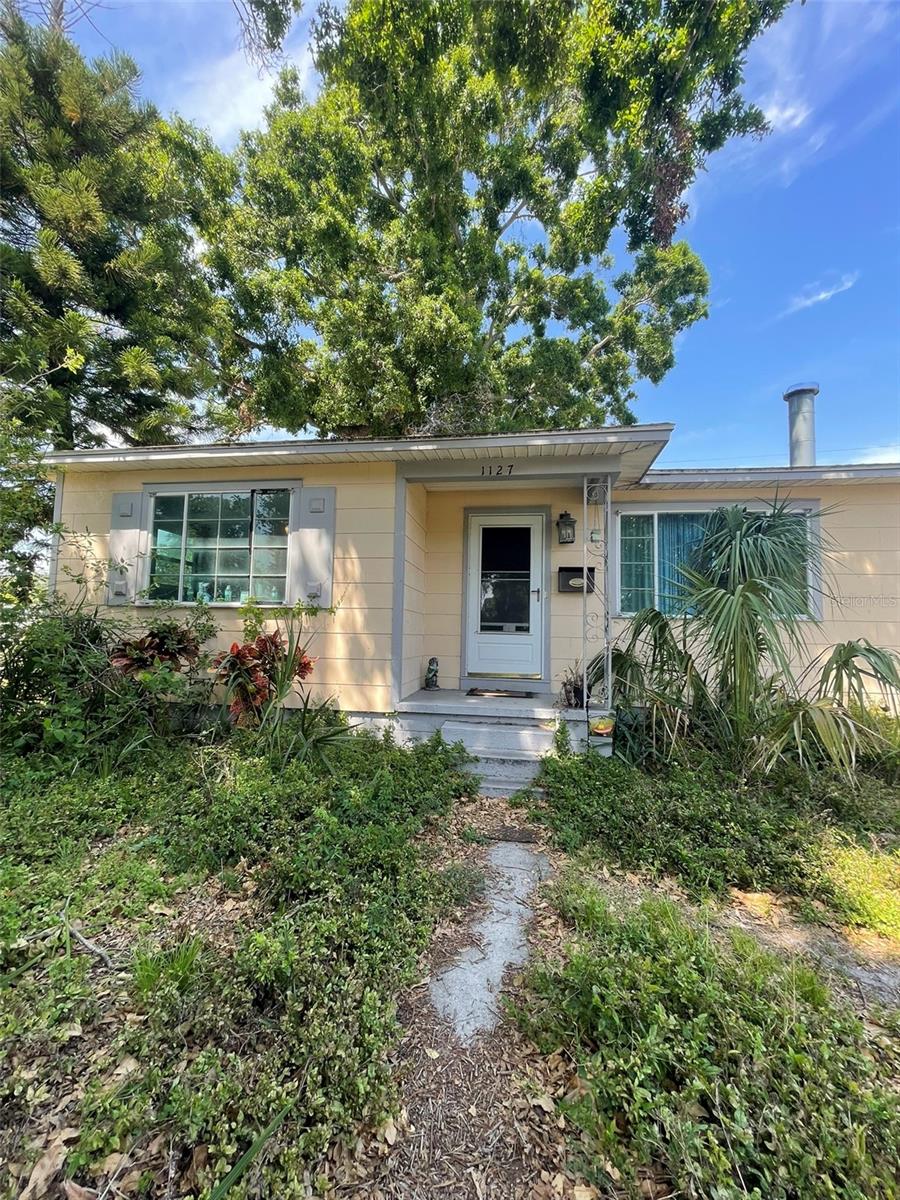 Image 4 of 33 For 1127 Tyrone Court N