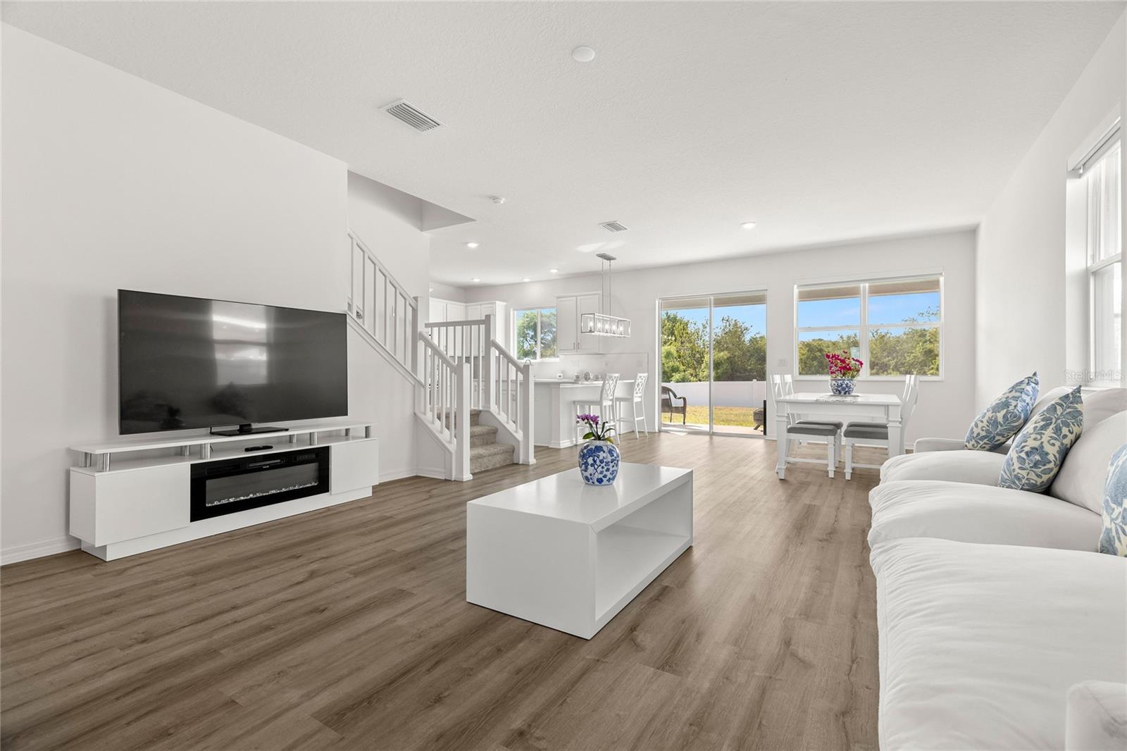 Image 14 of 39 For 9104 Sandy Bluffs Circle