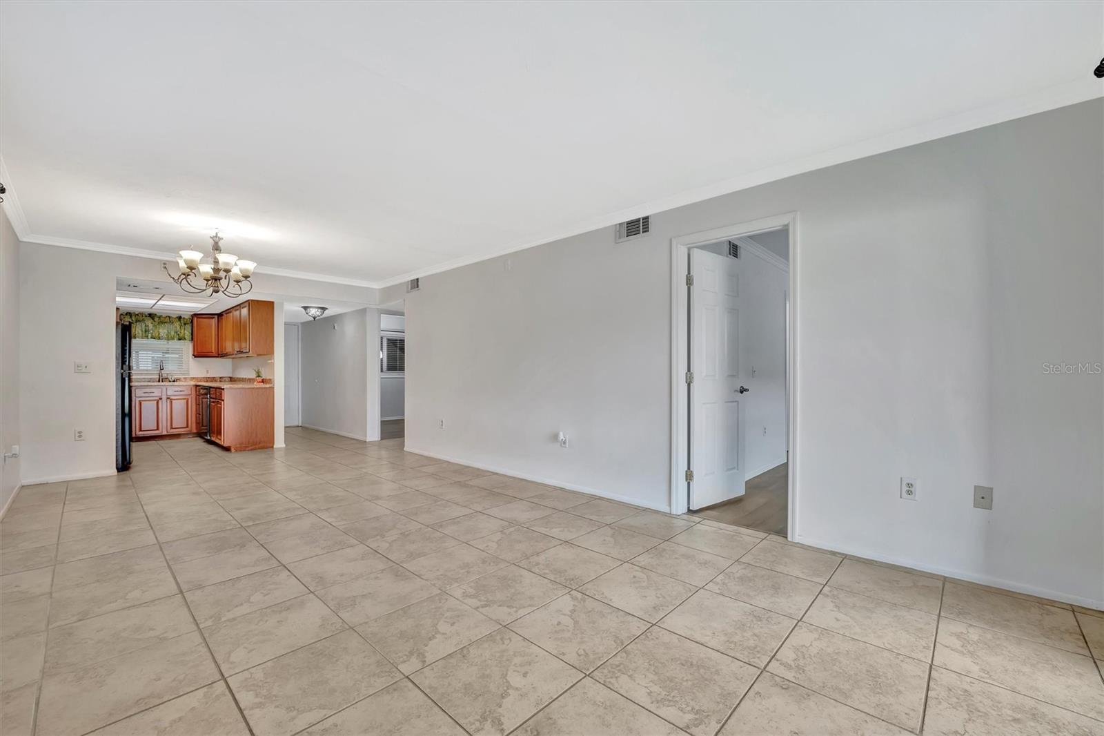 Image 14 of 34 For 7257 Cloister Drive 113