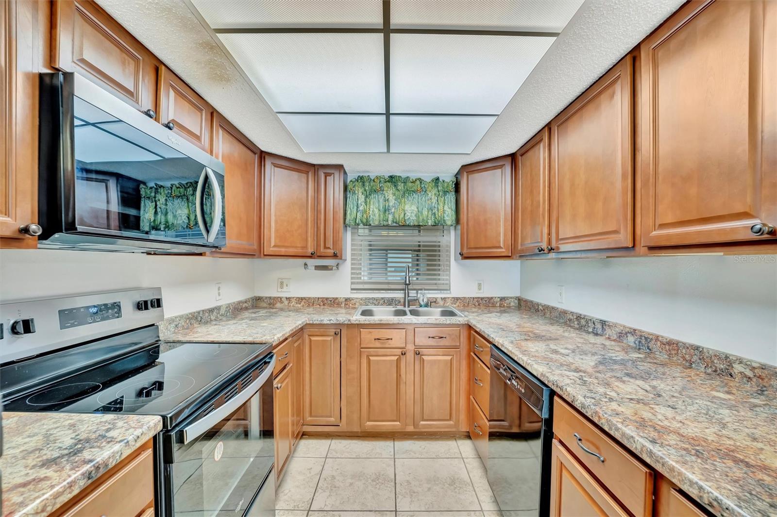 Image 4 of 34 For 7257 Cloister Drive 113