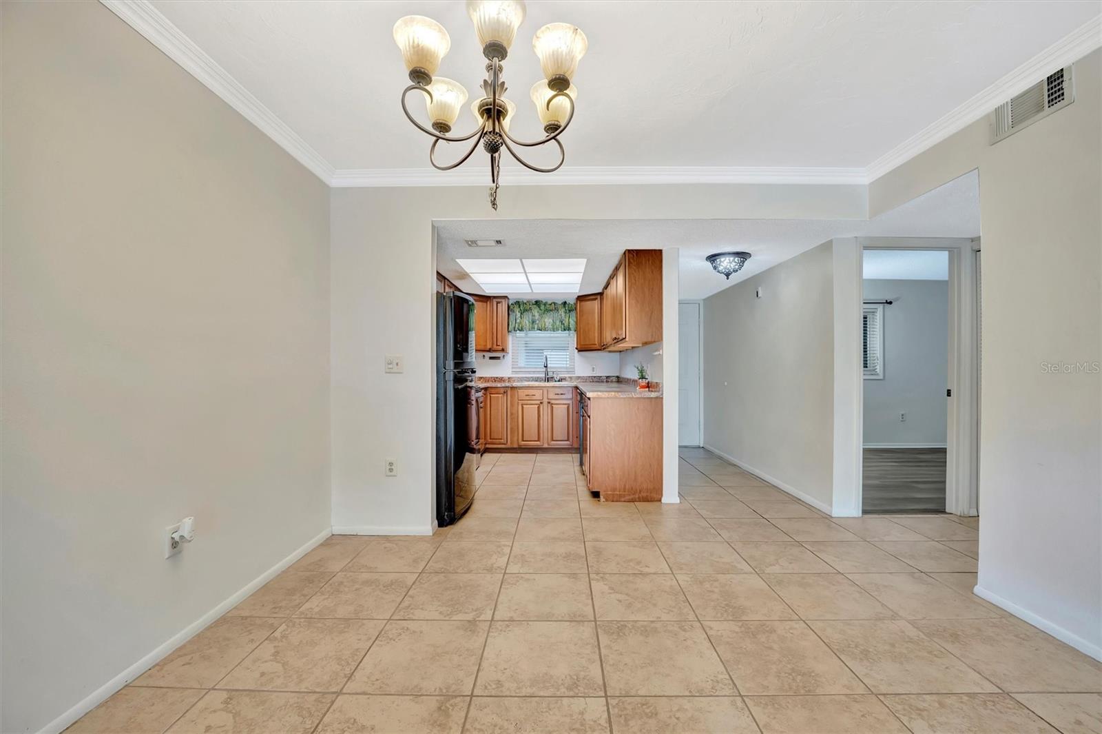 Image 7 of 34 For 7257 Cloister Drive 113