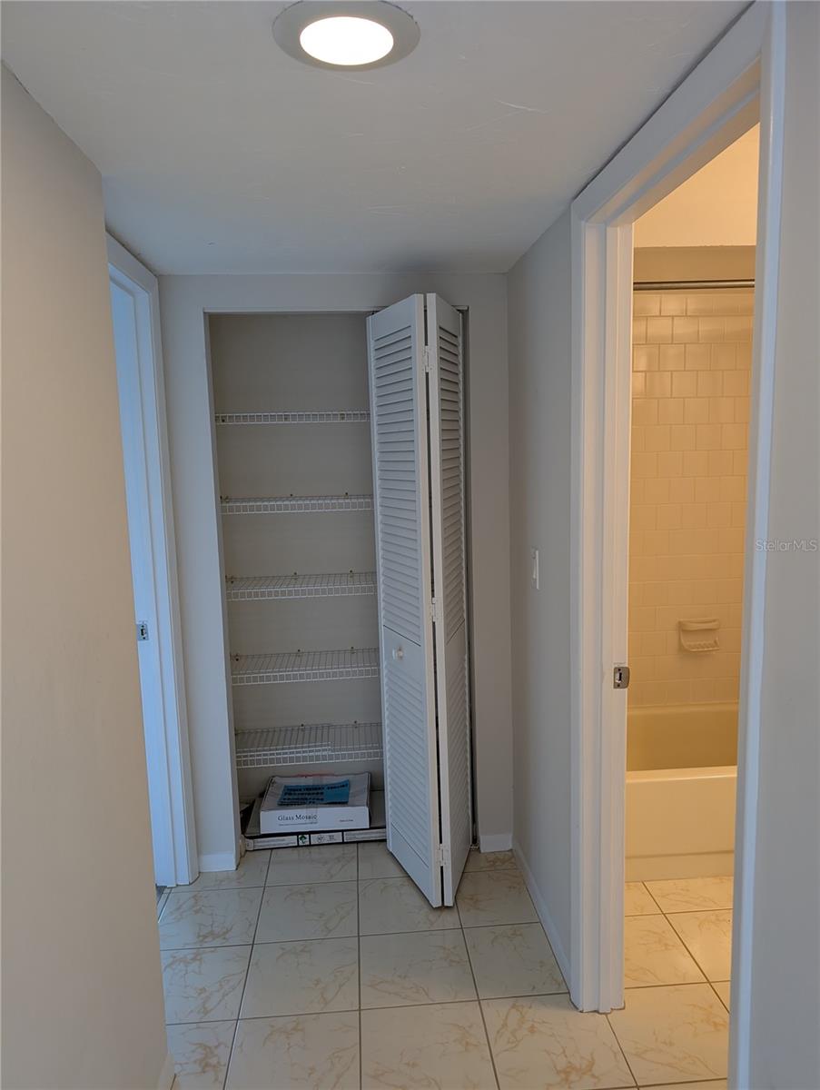 Image 7 of 22 For 5122 Marsh Field Road 62