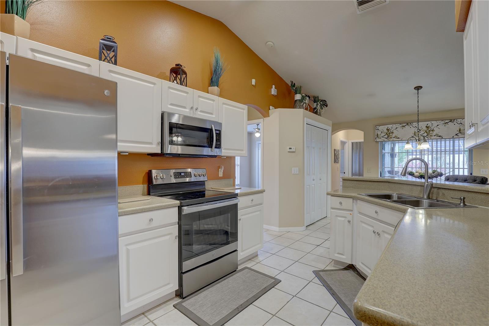 Image 21 of 40 For 12805 Raysbrook Drive