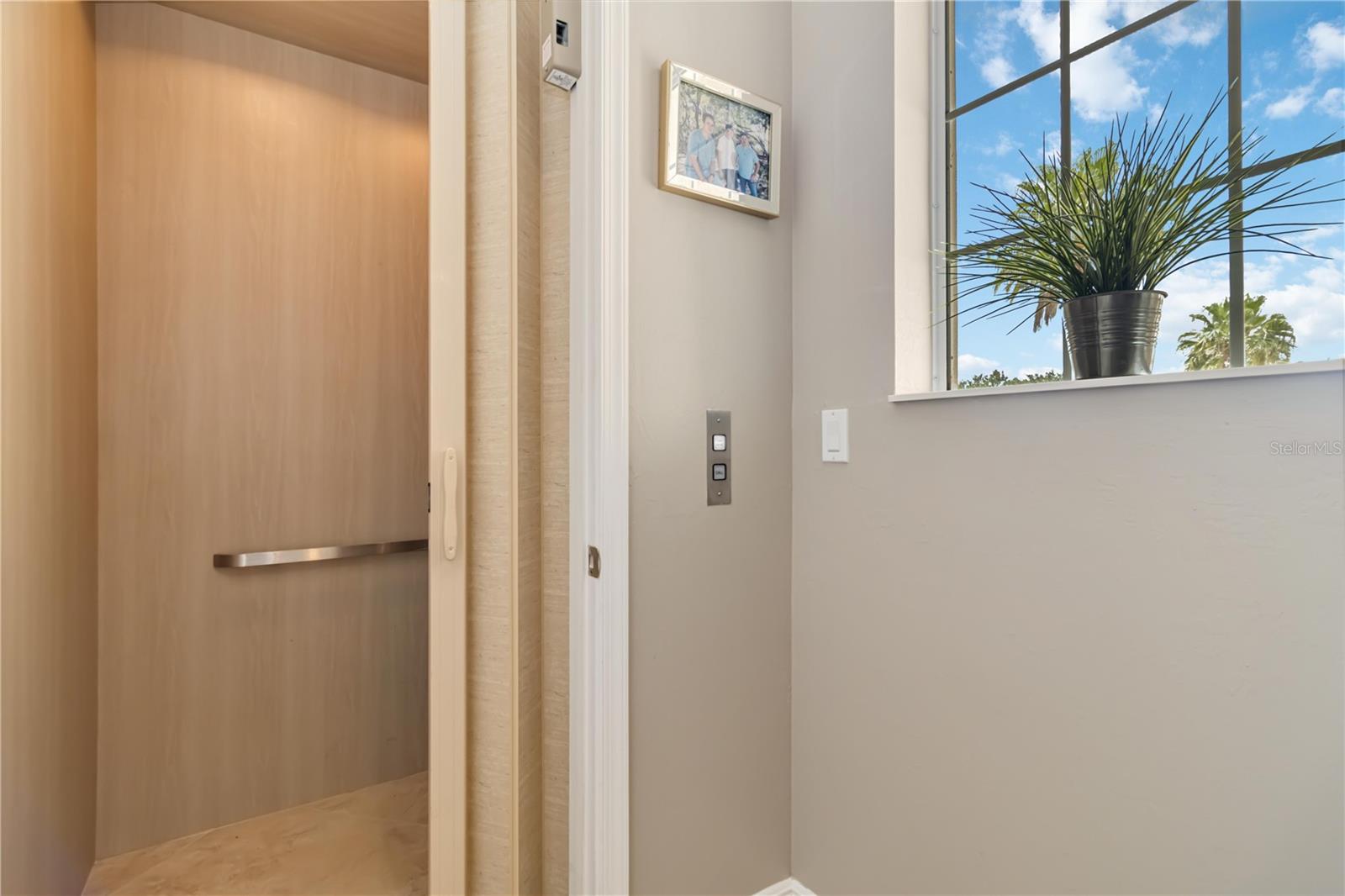 Image 8 of 51 For 1109 Riverscape Street