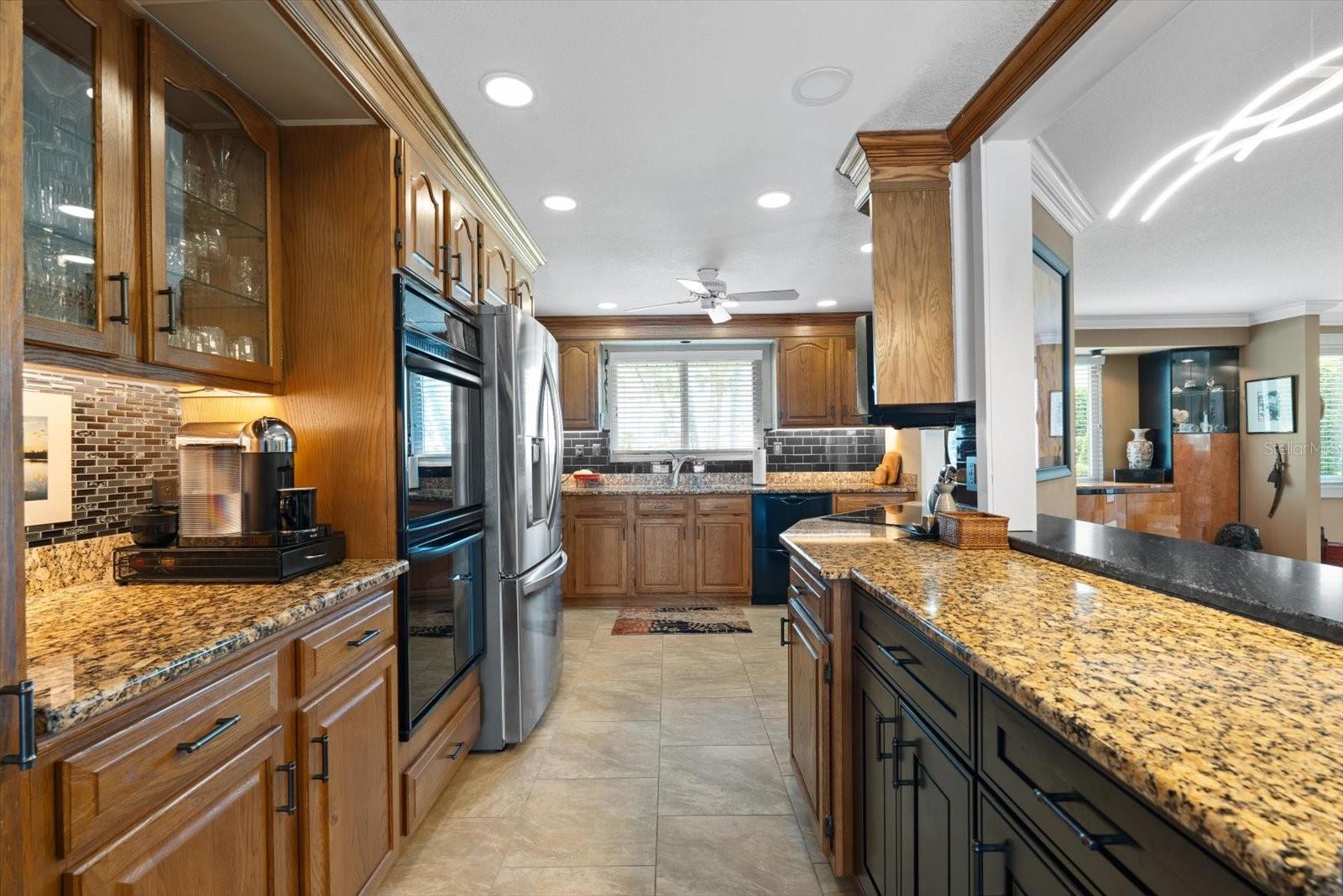 Image 12 of 51 For 10432 Sandpiper Road W