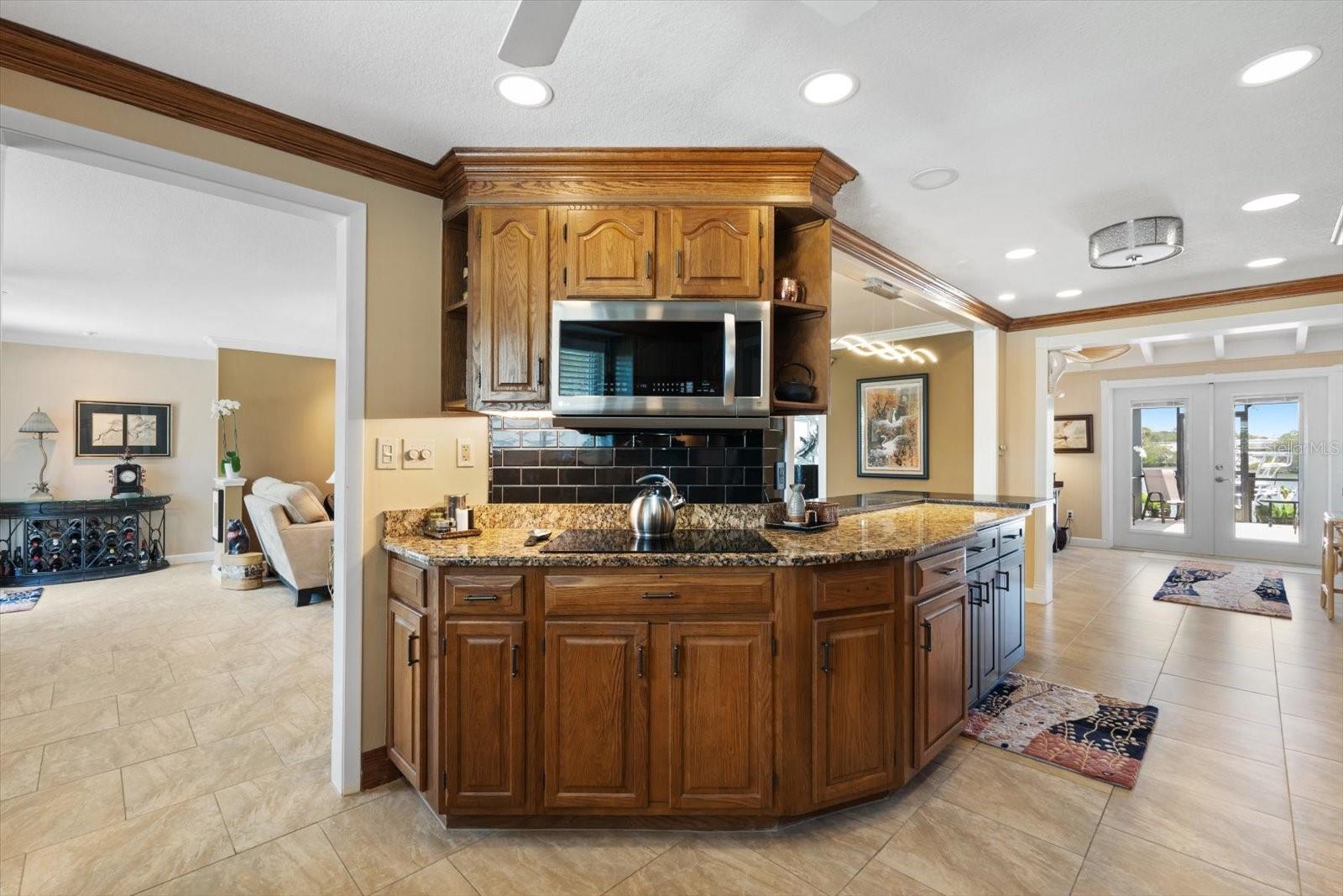 Image 14 of 51 For 10432 Sandpiper Road W