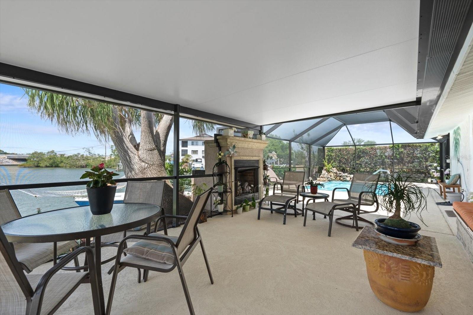 Image 27 of 51 For 10432 Sandpiper Road W