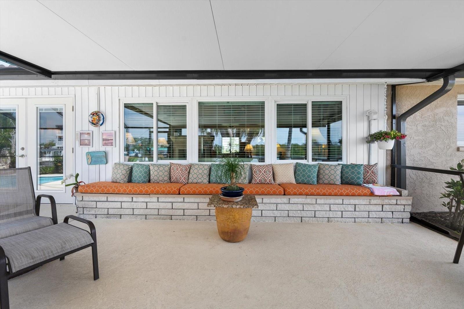 Image 28 of 51 For 10432 Sandpiper Road W