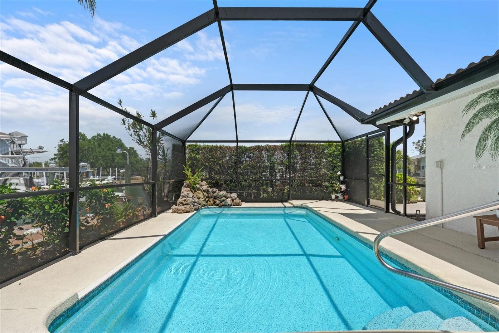 Image 29 of 51 For 10432 Sandpiper Road W