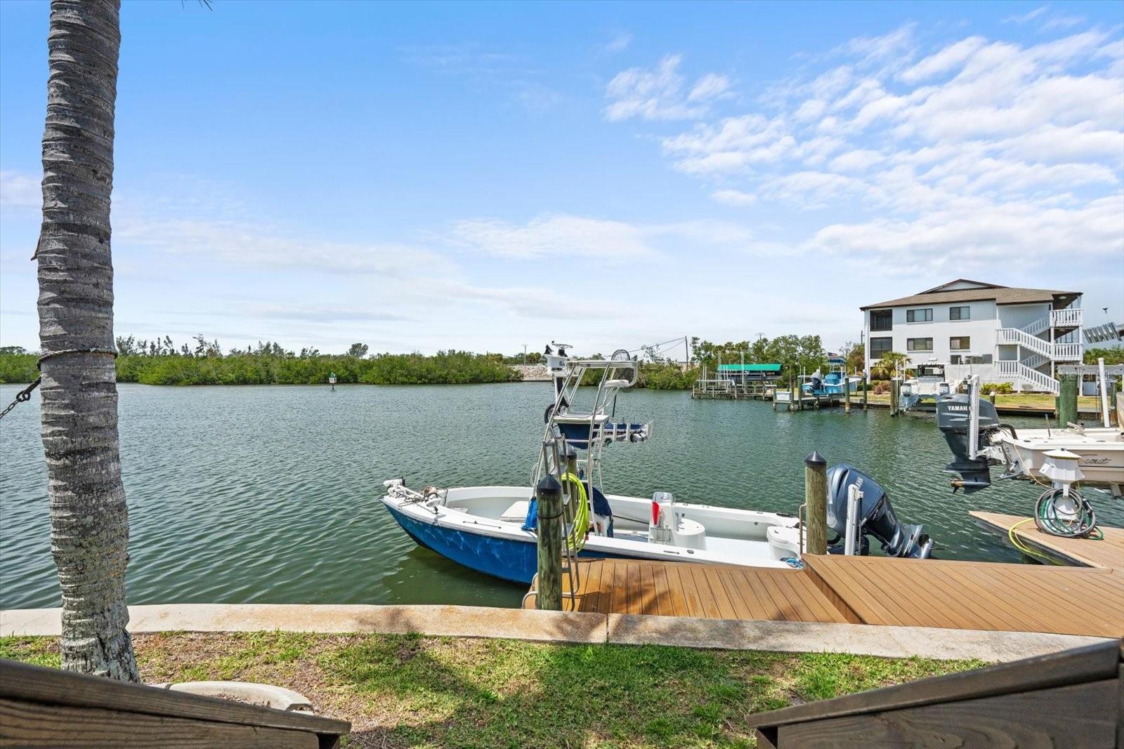 Image 33 of 51 For 10432 Sandpiper Road W