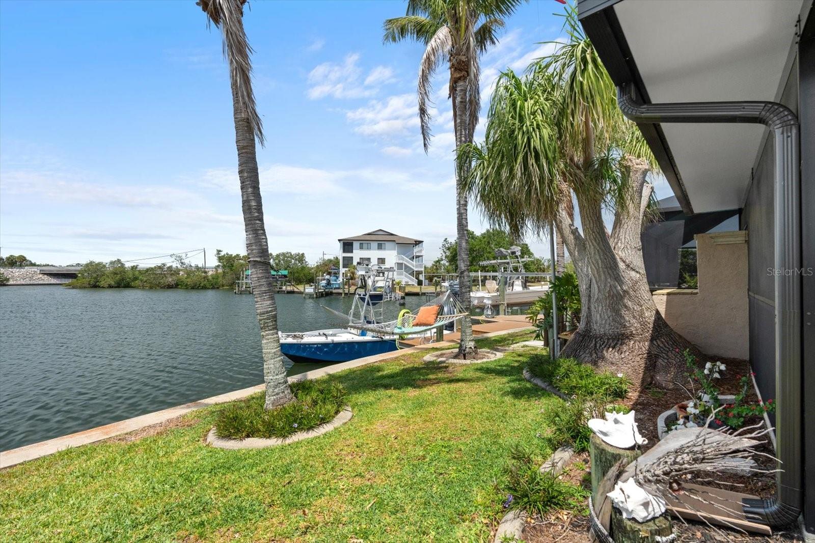 Image 34 of 51 For 10432 Sandpiper Road W