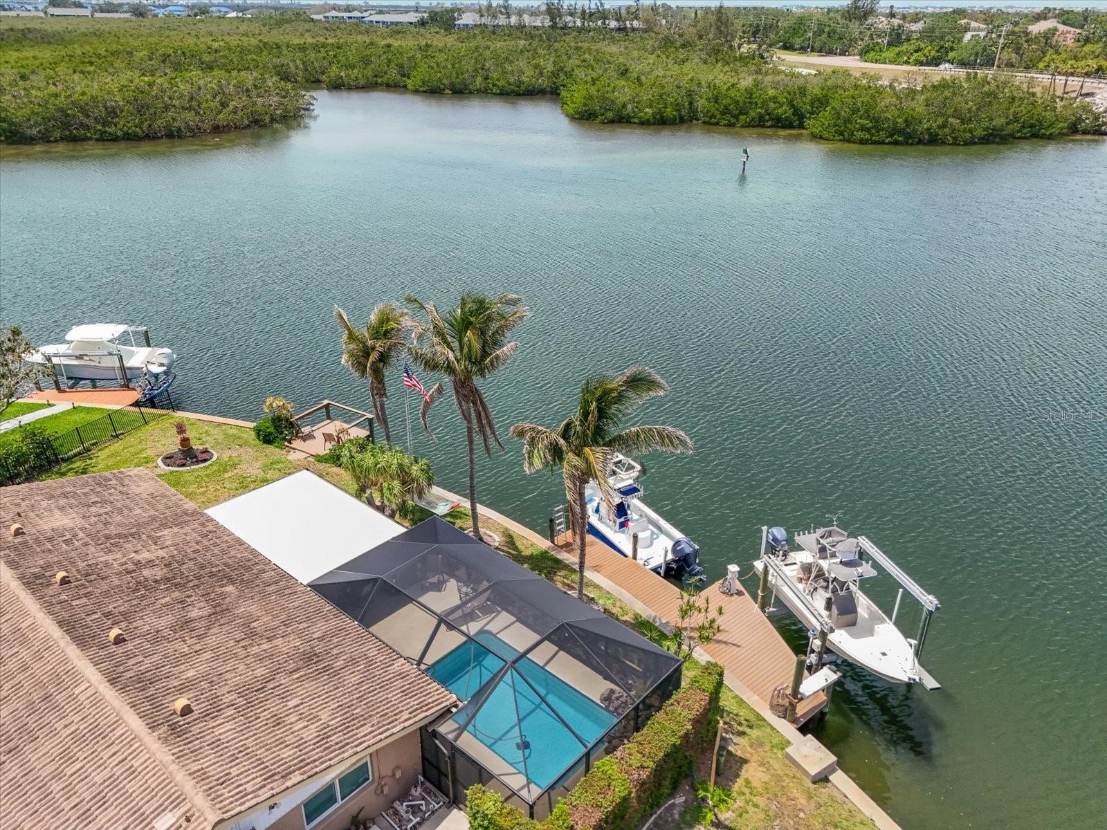 Image 41 of 51 For 10432 Sandpiper Road W