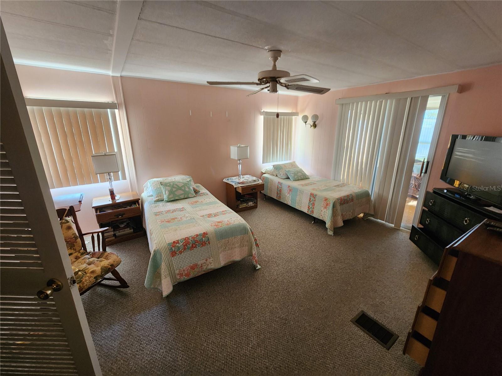 Image 21 of 39 For 808 53rd Avenue E 229