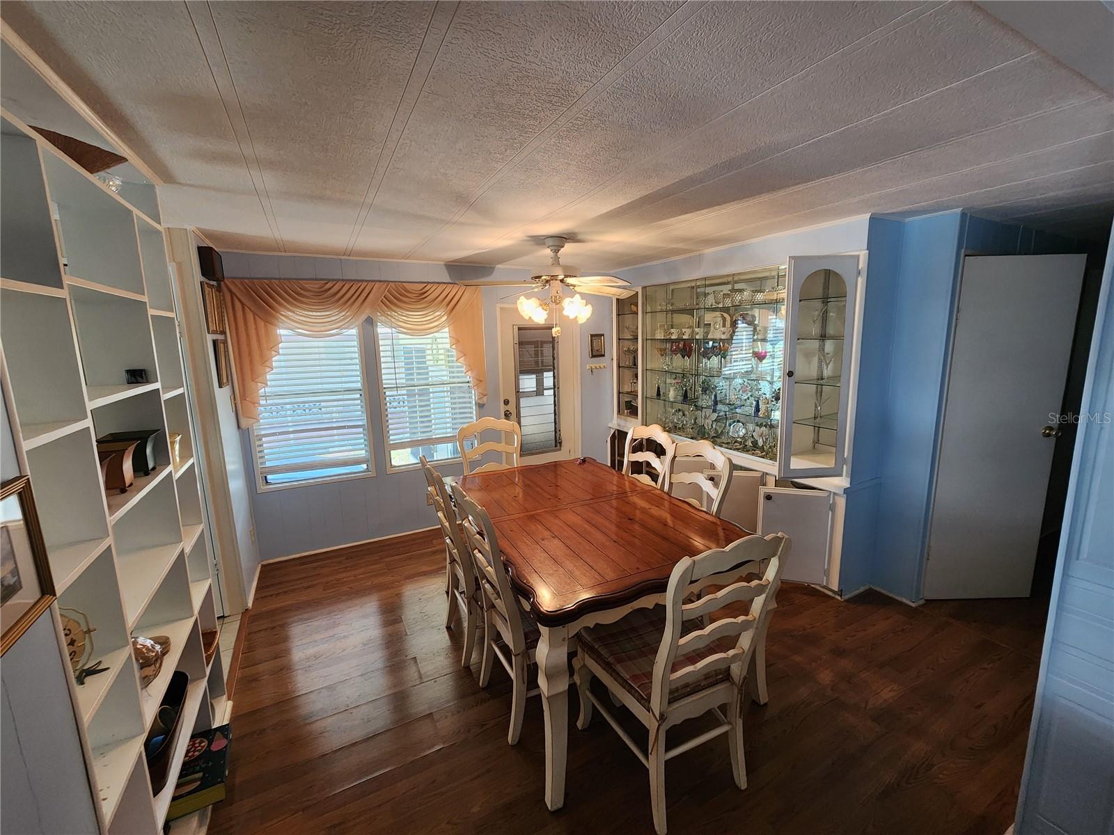 Image 9 of 39 For 808 53rd Avenue E 229