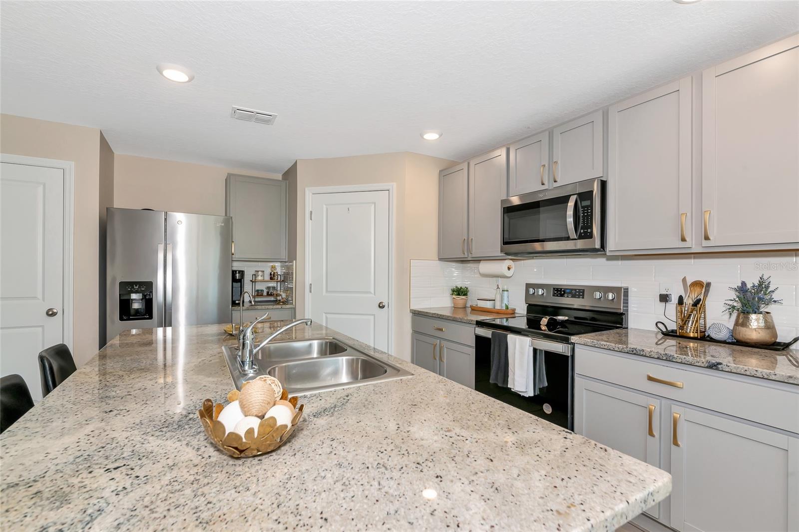 Image 13 of 56 For 2969 Great Abaco Way