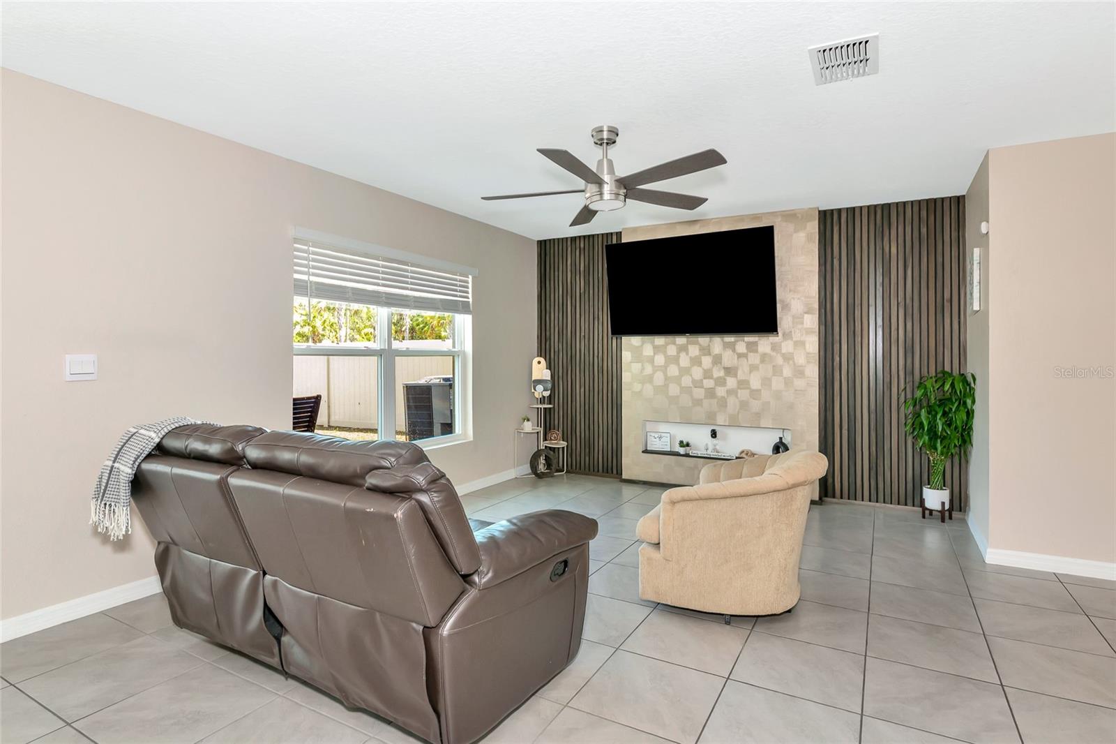 Image 7 of 56 For 2969 Great Abaco Way