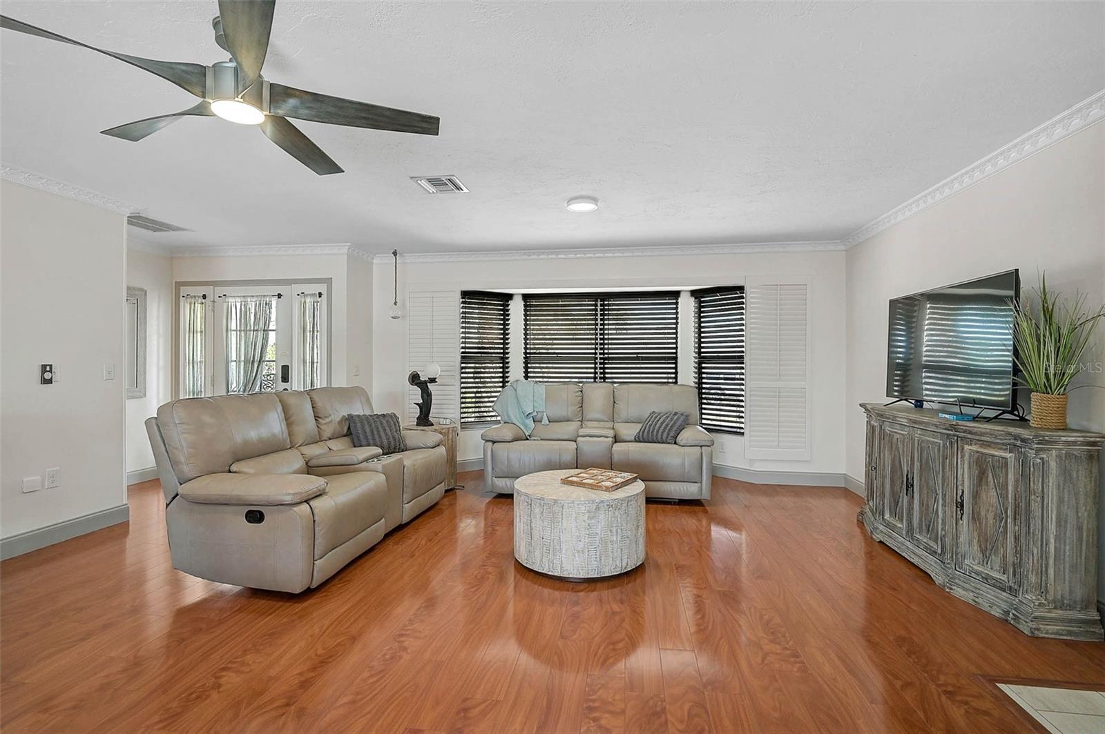 Image 7 of 53 For 801 5th Street