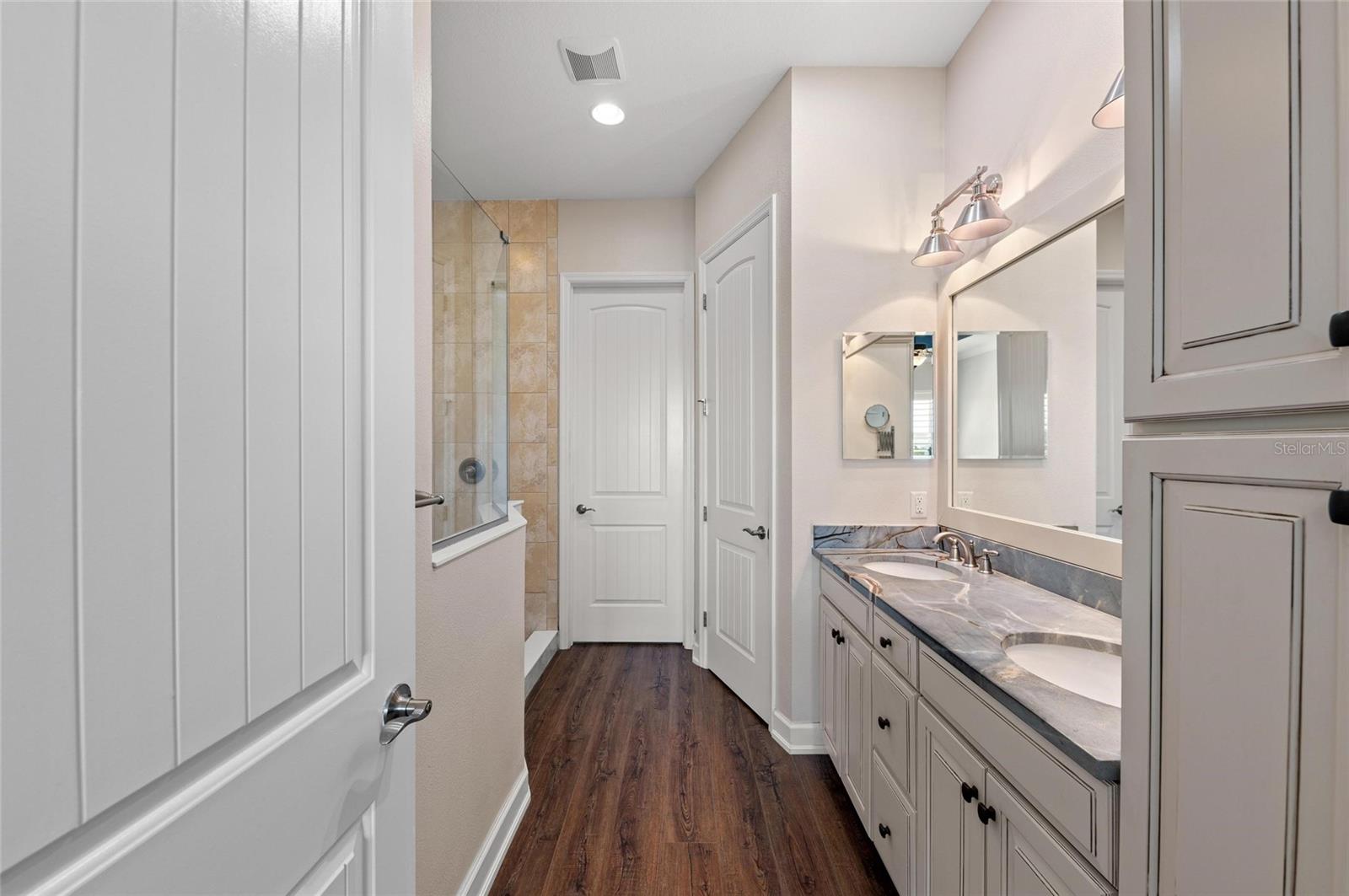 Image 31 of 100 For 241 Sapphire Lake Drive 201