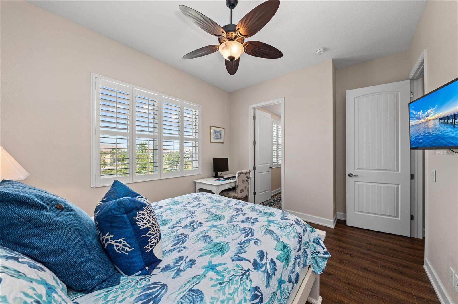 Image 38 of 100 For 241 Sapphire Lake Drive 201
