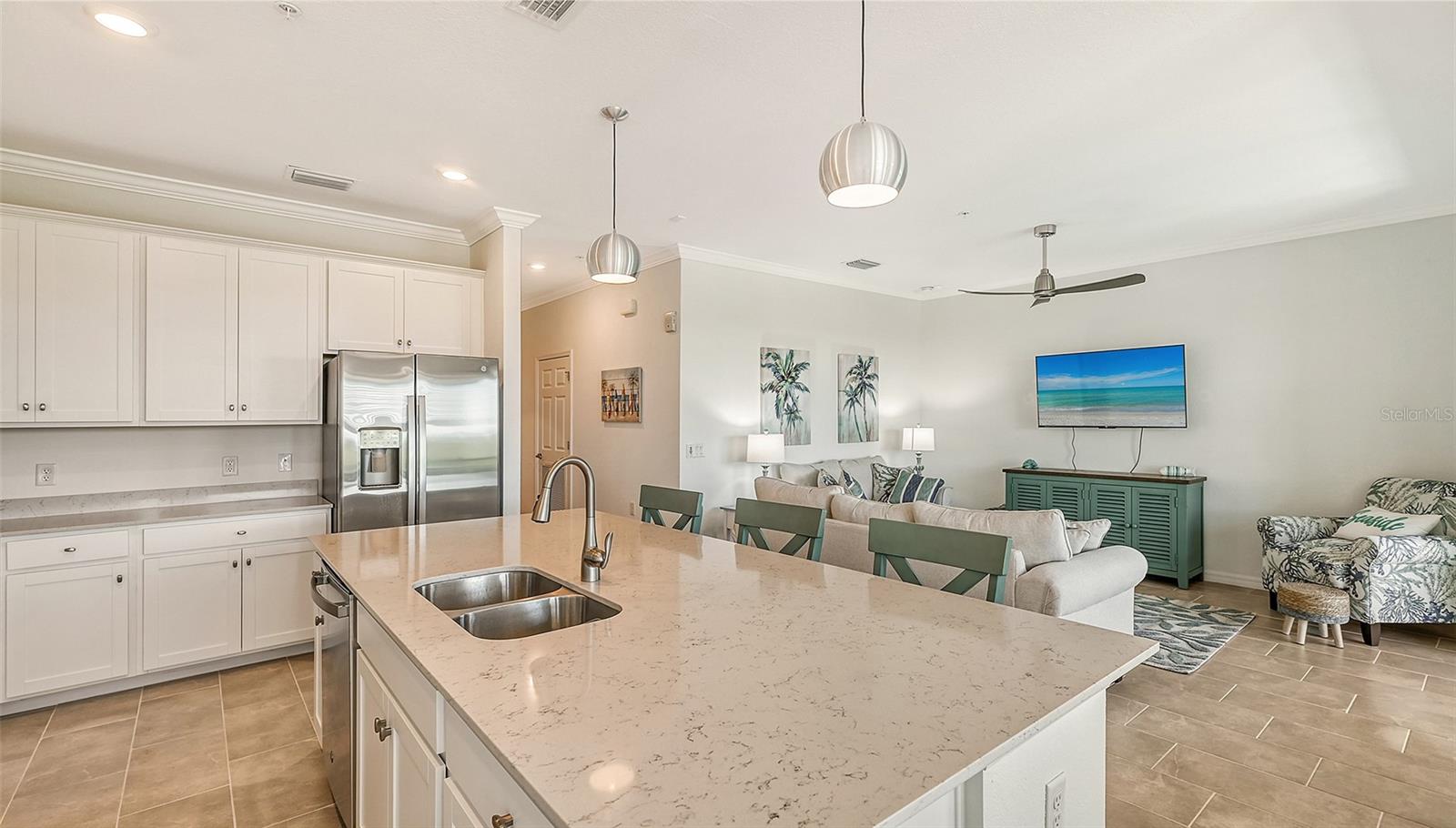 Image 18 of 72 For 17902 Gawthrop Drive 402