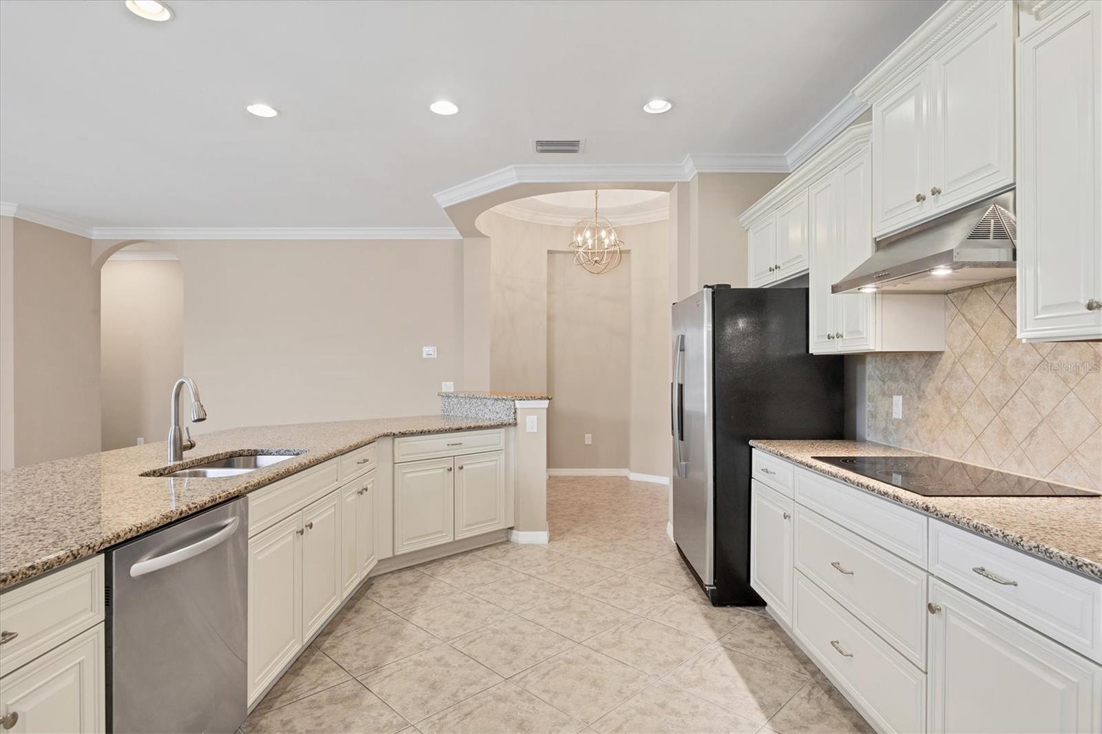 Image 14 of 63 For 19138 Kirella Street