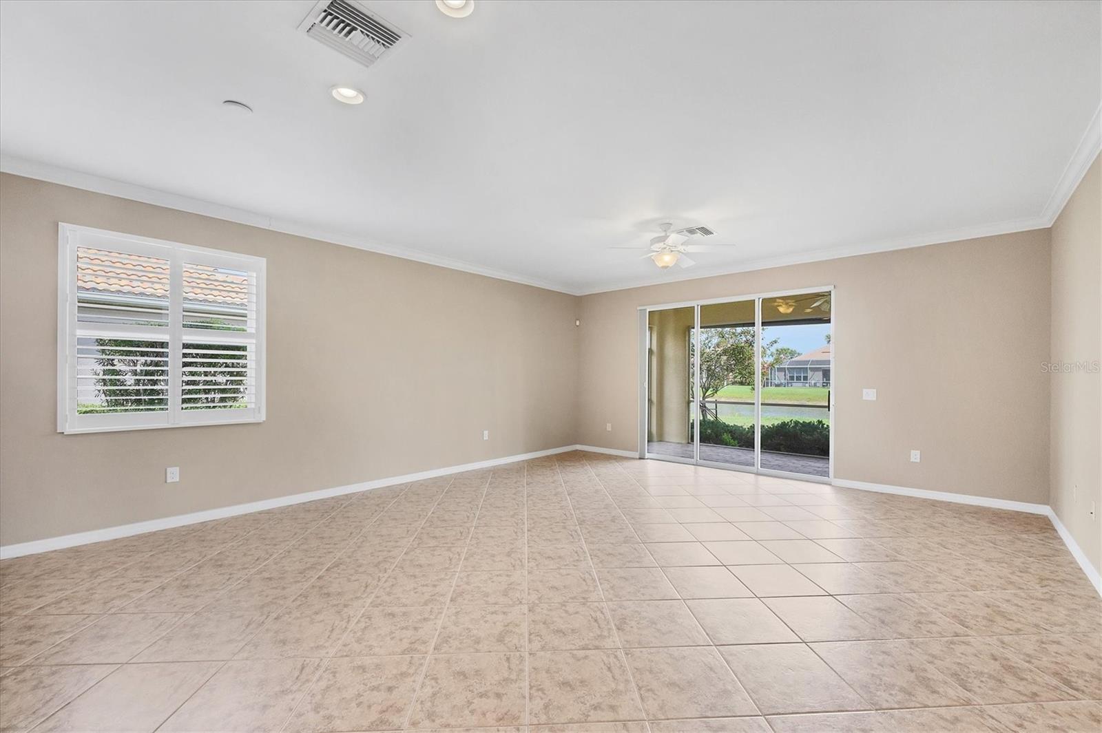 Image 18 of 63 For 19138 Kirella Street