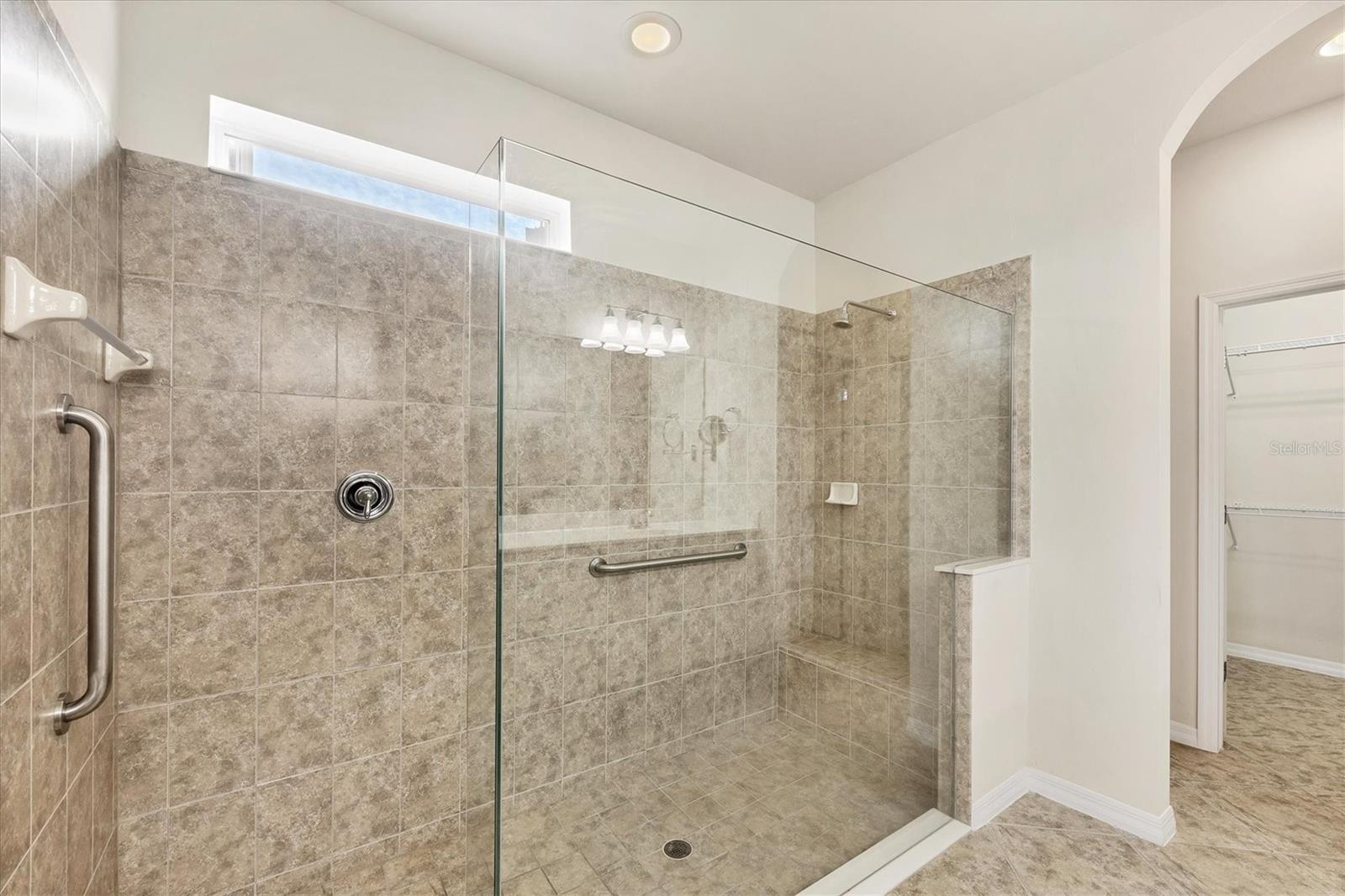 Image 21 of 63 For 19138 Kirella Street